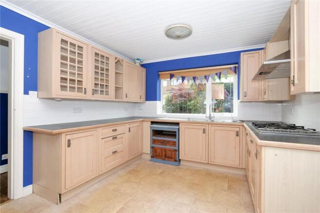 4 bed Detached for sale Image 4