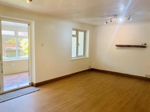 lounge 1.jpg