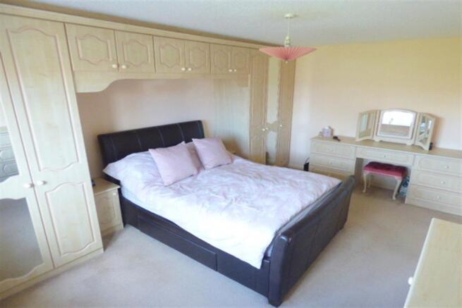 Bed 1 b