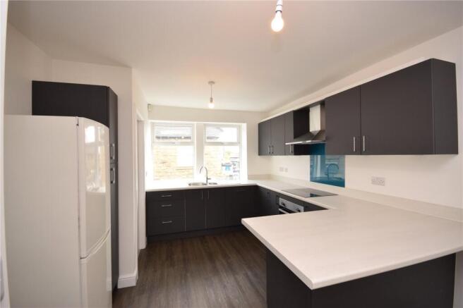 2 bed Apartment to rent Image 10