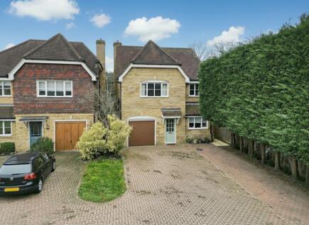 Manor Road North, Hinchley Wood, KT10