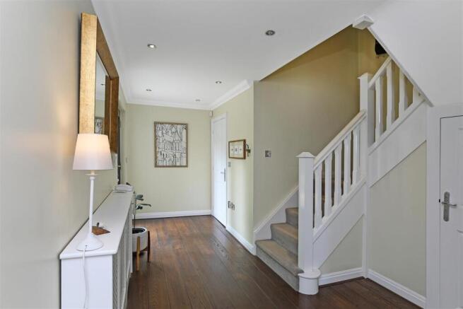 6 bed Detached for sale Image 10