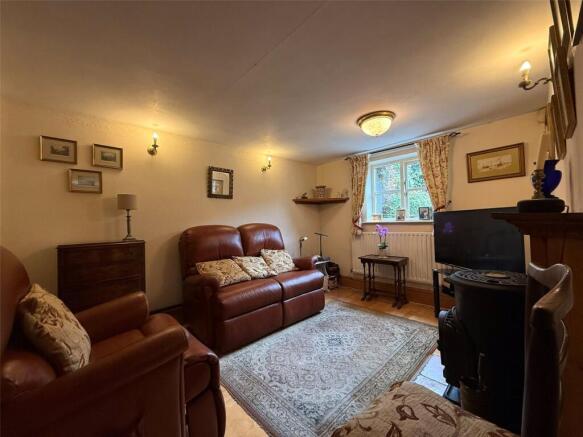 3 bed Semi-Detached for sale Image 8