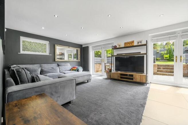 Kitchen / Lounge
