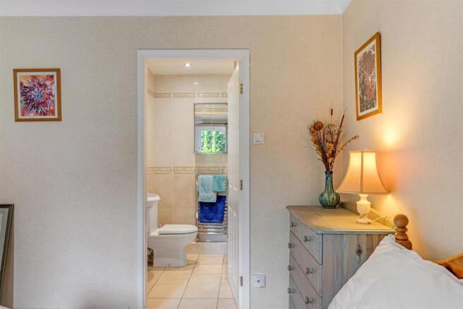3 bed Town House for sale Image 10