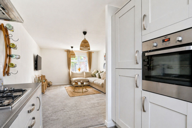 2 bed Ground Flat for sale Image 6