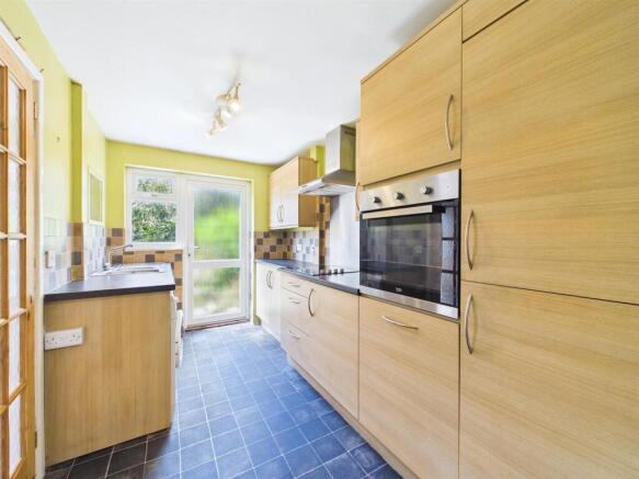 4 - Three-Bedroom House in Winterboune.jpg