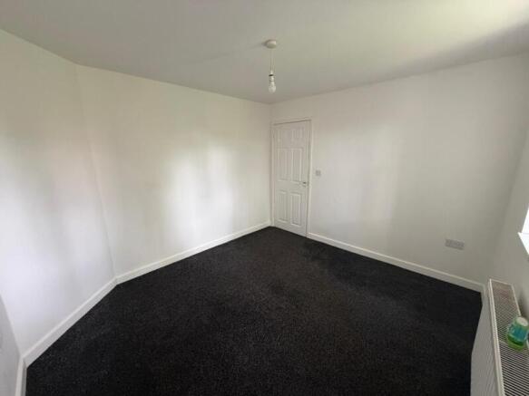 4 bed Terraced to rent Image 5