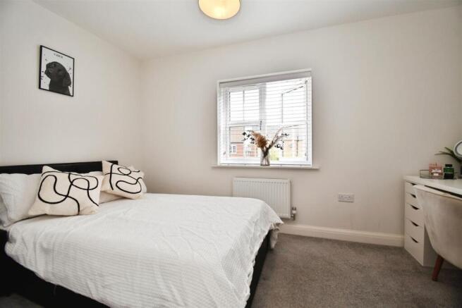 2 bed Semi-Detached for sale Image 10
