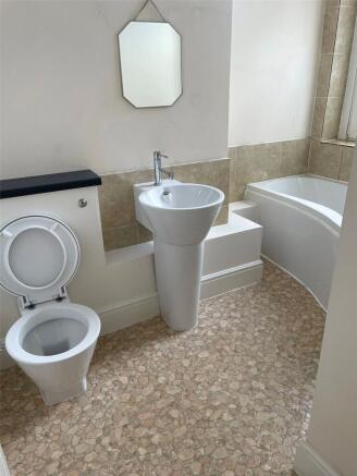 3 bed Apartment for sale Image 12