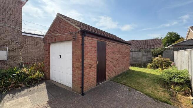 2 bed Semi-Detached for sale Image 10