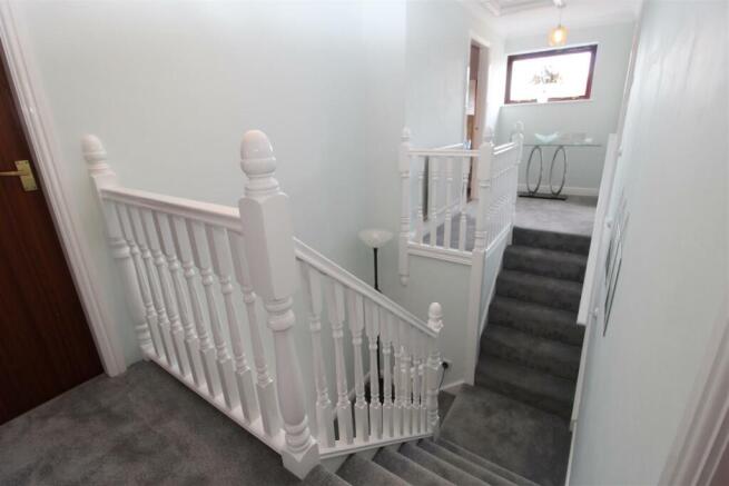 FIRST FLOOR LANDING