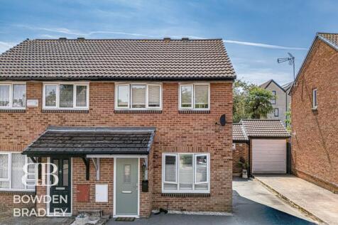 Andrew Close, Hainault, IG6