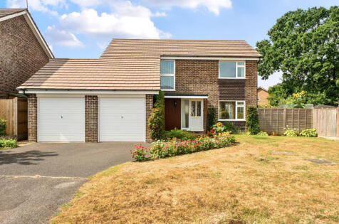 Stour Close, West Wellow, Romsey, Hampshire, SO51