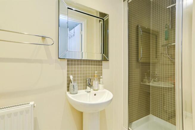 3 bed Town House for sale Image 9