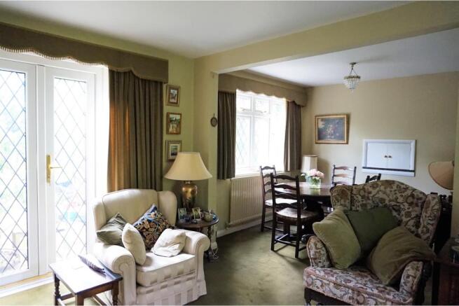 Lounge/Dining Room