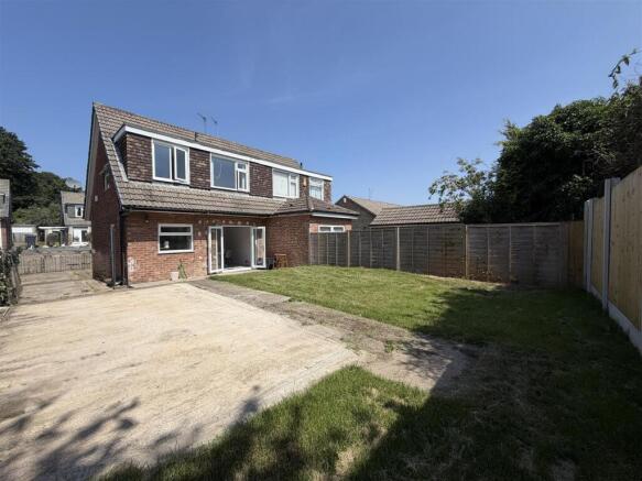 3 bed Semi-Detached for sale Image 6