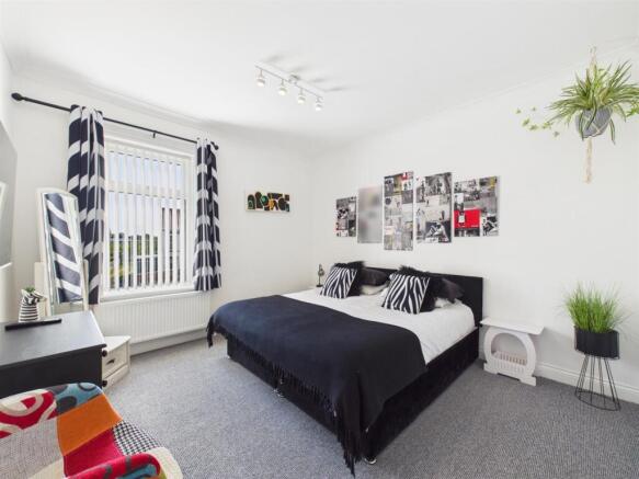 3 bed Terraced for sale Image 7