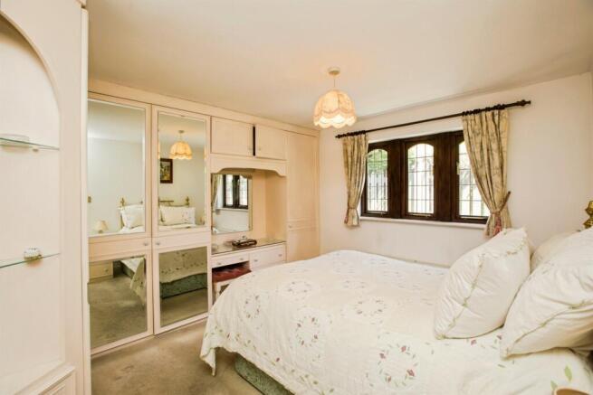 2 bed Detached Bungalow for sale Image 9