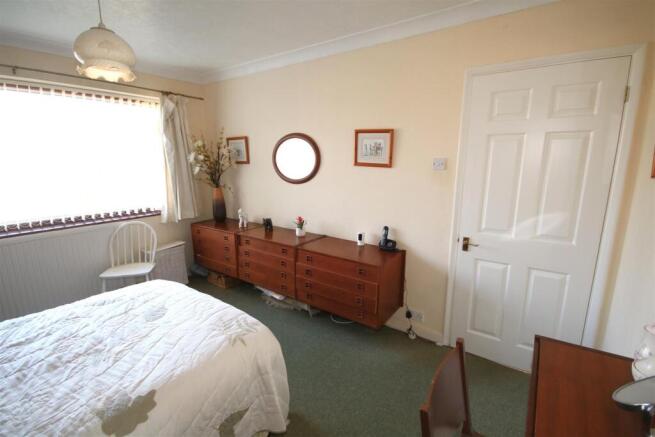 Bedroom 1c.JPG