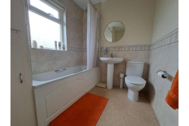 3 bed Semi-Detached for sale Image 5