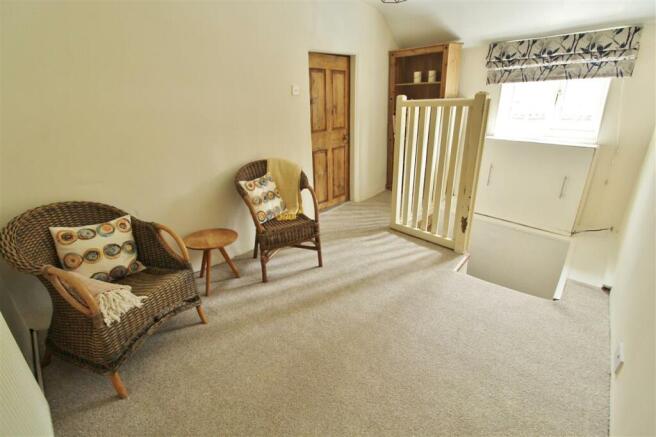 GALLERIED LANDING