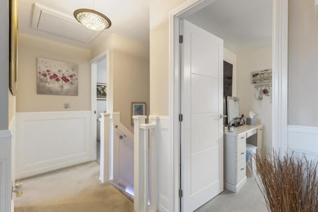 4 bed Detached for sale Image 10