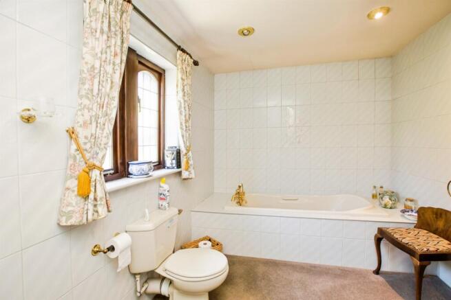 2 bed Detached Bungalow for sale Image 10