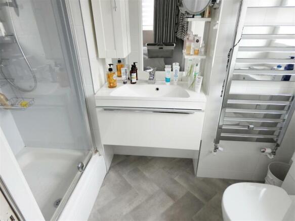 En Suite Shower Room
