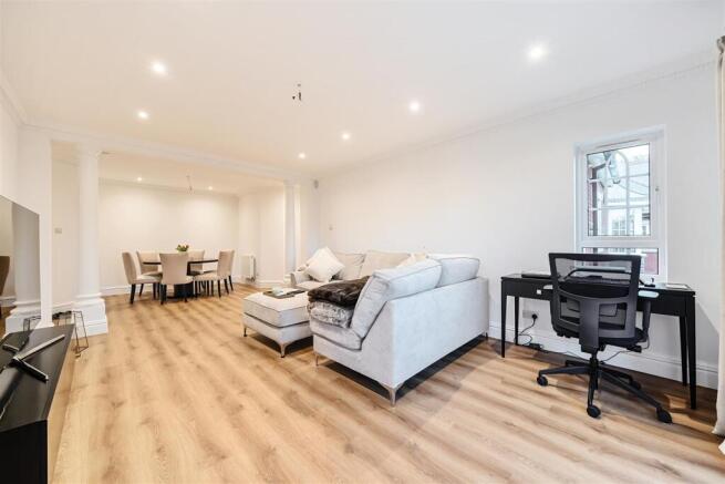 Sitting/Dining Room