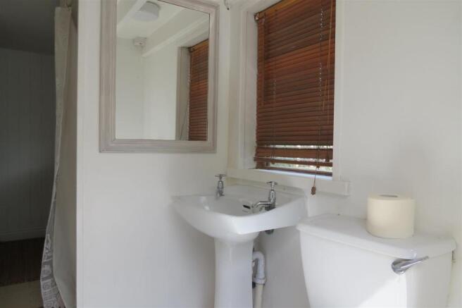 Shower Room: