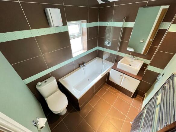 2 bed Terraced to rent Image 12
