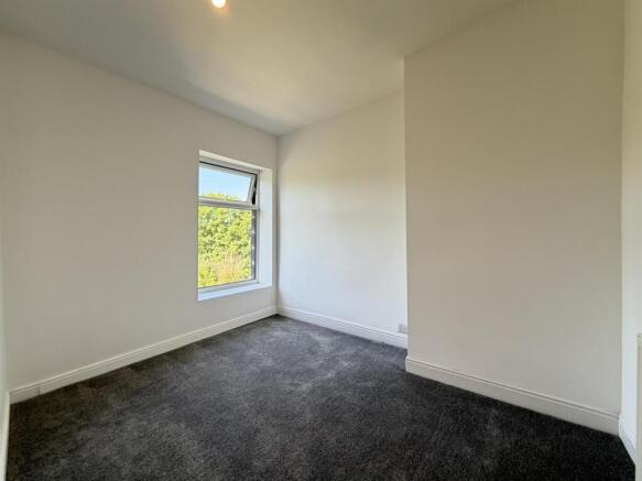 2 bed Terraced for sale Image 8