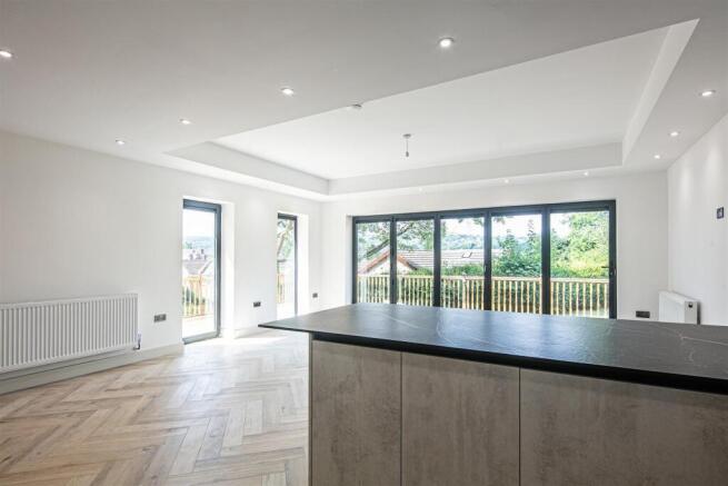 3 bed Apartment for sale Image 10