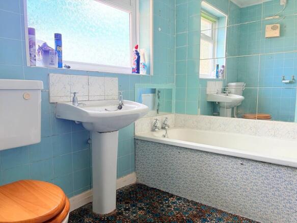 3 bed Semi-Detached for sale Image 8