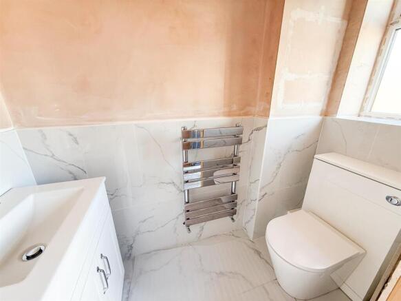 4 bed Town House for sale Image 5
