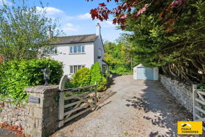 Chatsworth, Cardrona Road, Grange-over-sands LA11 7EW