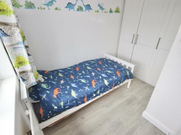 Bed 3a.jpg