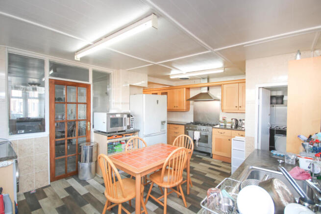 Kitchen Diner 2.JPG