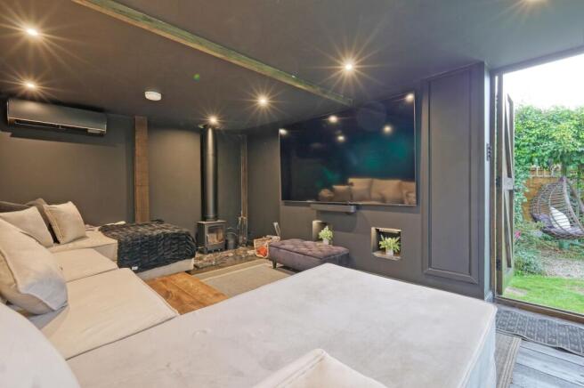 outdoor cinema room