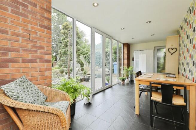 4 bed Detached for sale Image 10