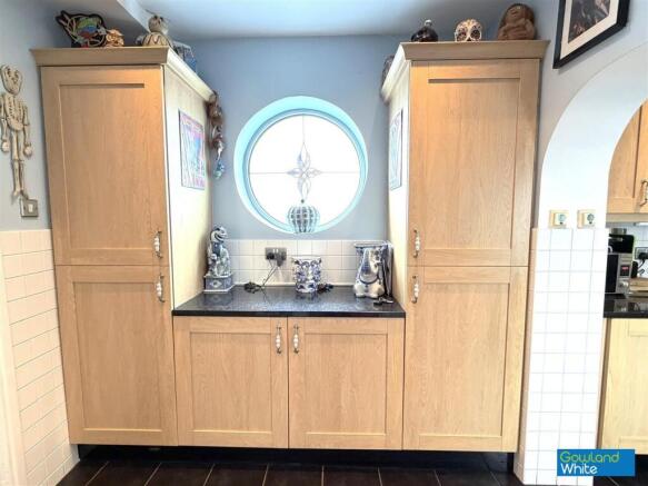 3 bed Semi-Detached for sale Image 8
