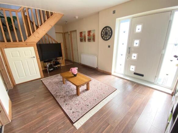 5 bed Detached for sale Image 5