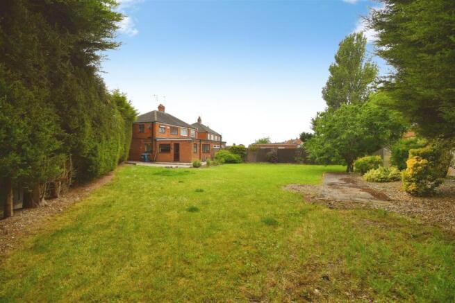 2 bed Semi-Detached for sale Image 4