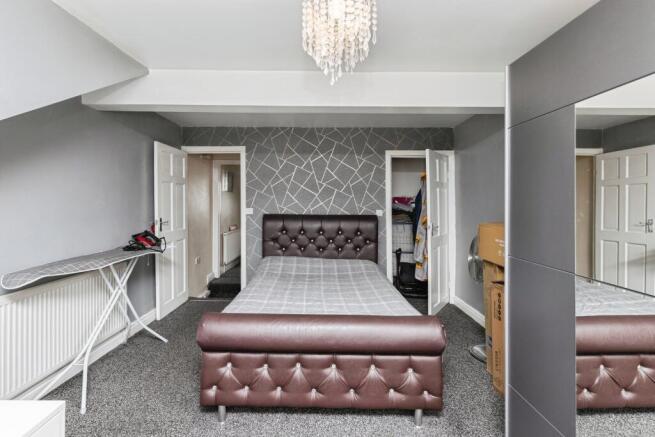 4 bed Terraced for sale Image 11