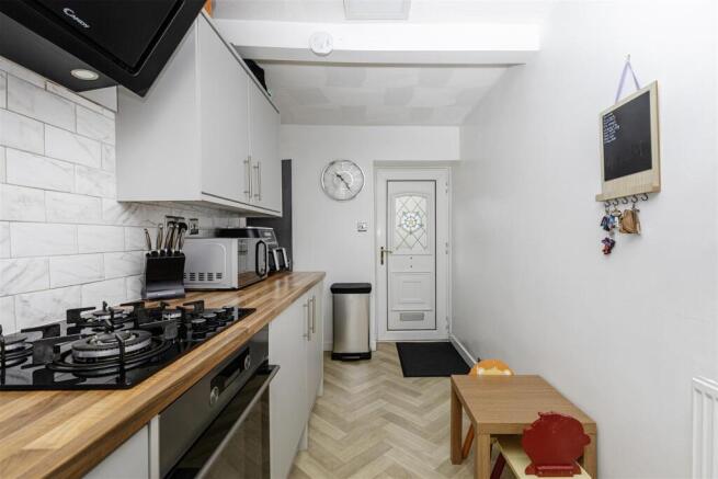 2 bed Terraced for sale Image 9