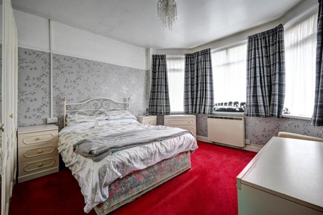 Bedroom 1.jpg
