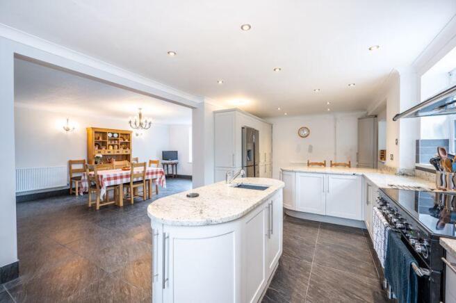 Kitchen/Dining...