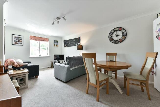 (Clean) 38 Kingswood Drive, Belmont (6 of 11).jpg