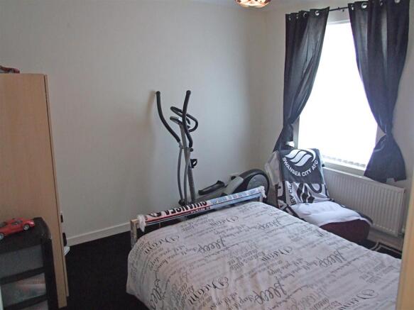 BEDROOM 2